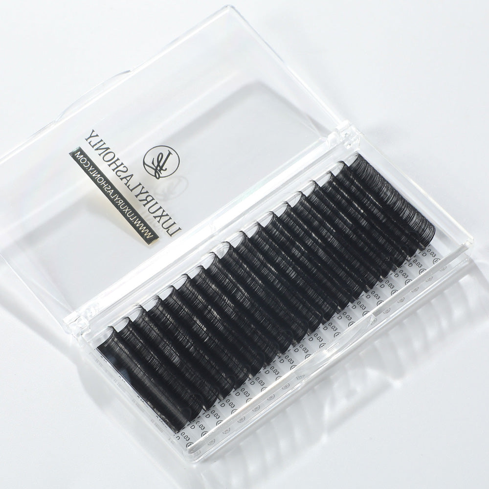 FAVORITE -Cashmere FauxMink Mega Volume Lashes 0.05 (18 Rows)